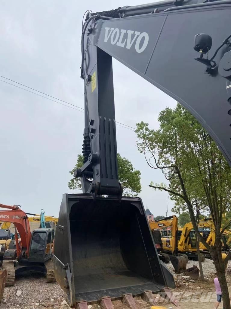 Volvo EC210D Bageri gusjeničari