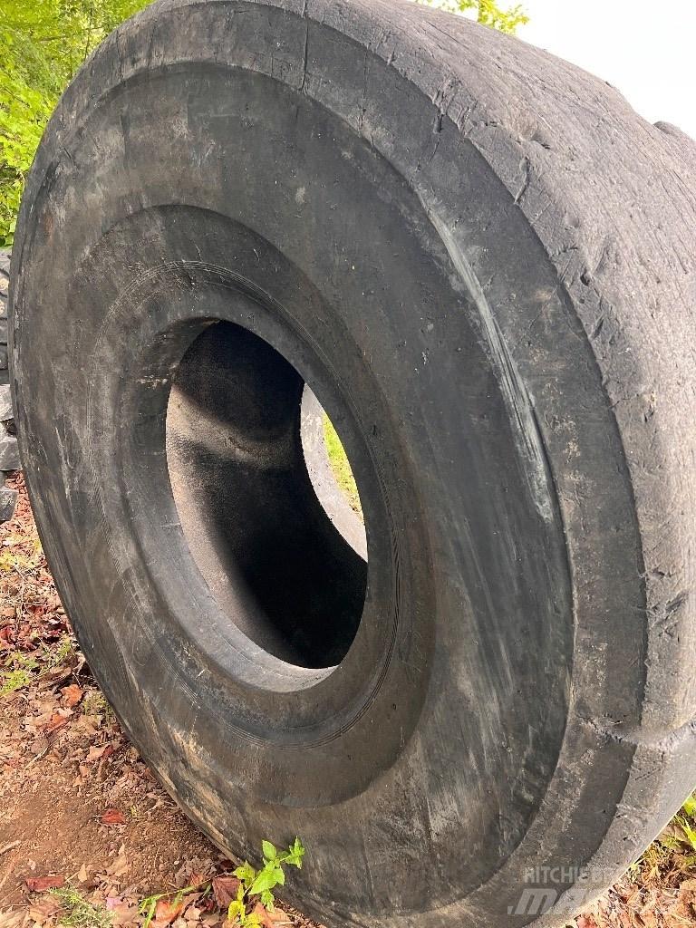  65/35X33 Firestone Gume, kotači i naplatci