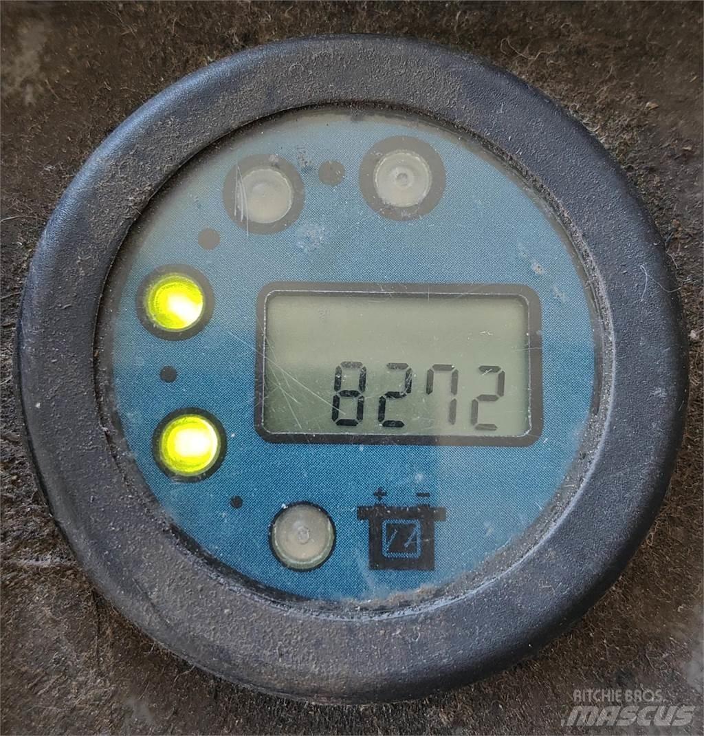 Atlet AJN Nisko podizni električni viličar sa platformu