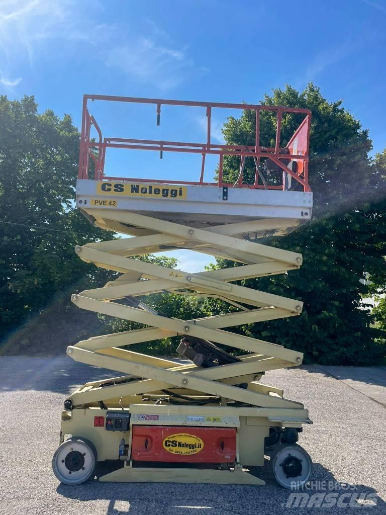 JLG 2646 Škaraste platforme