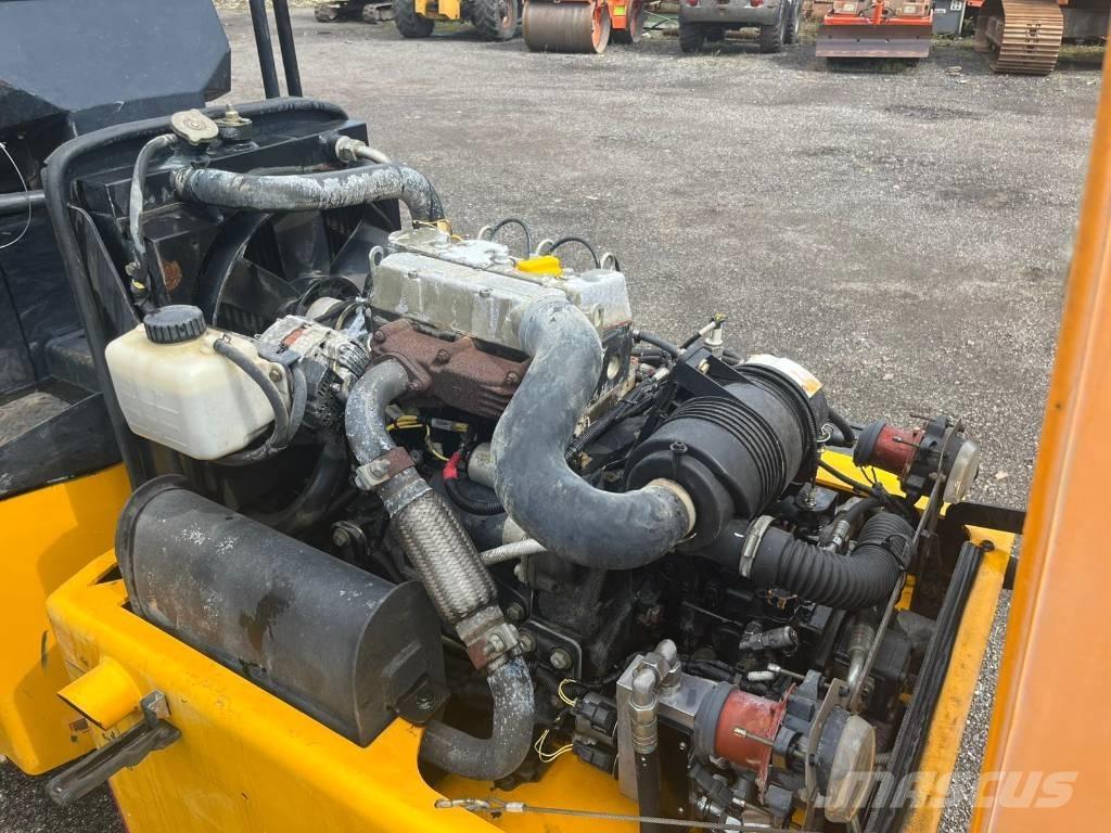 JCB VMT 260-120 Valjci sa dvojnim bubnjem