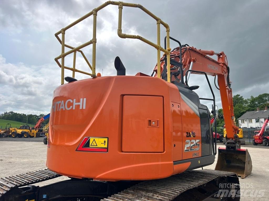 Hitachi ZX225 USLC-7 Bageri gusjeničari