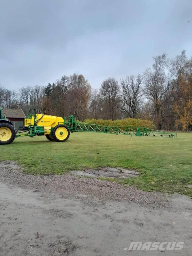 John Deere M 740 i Vučene prskalice