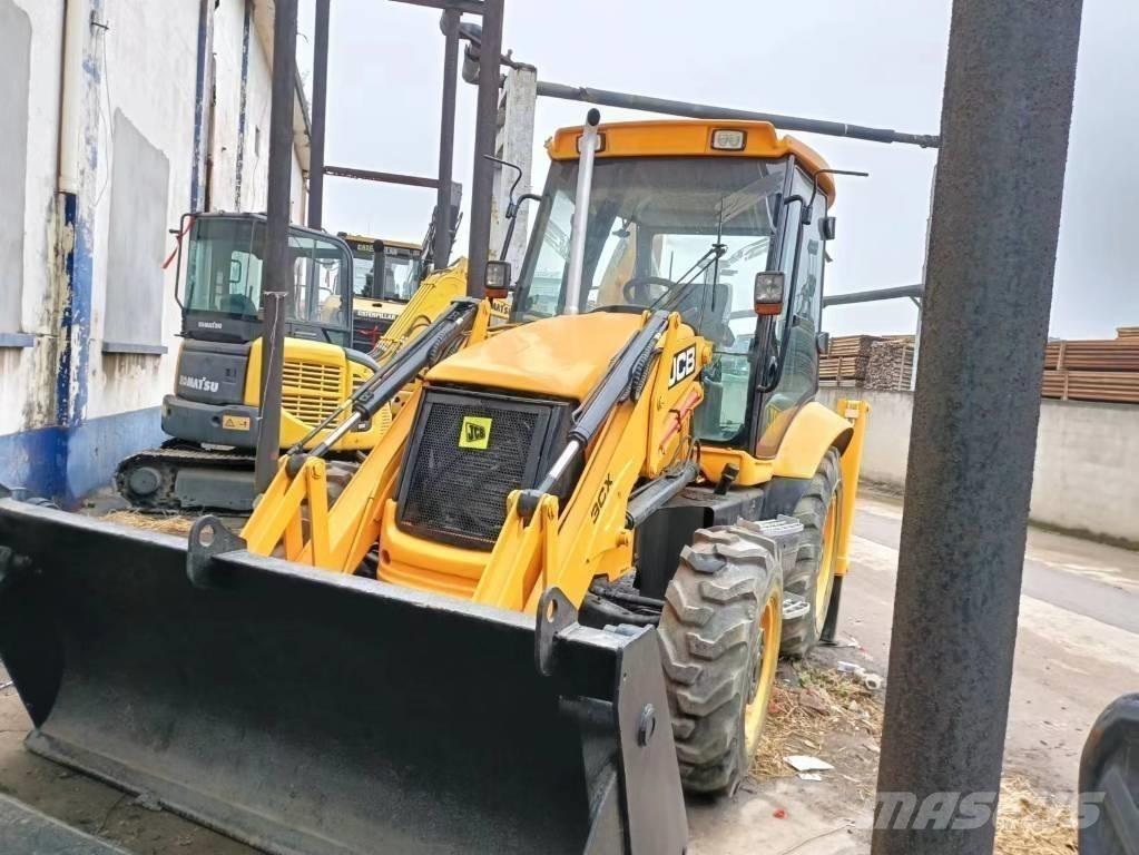 JCB 3 CX Bageri na kotačima