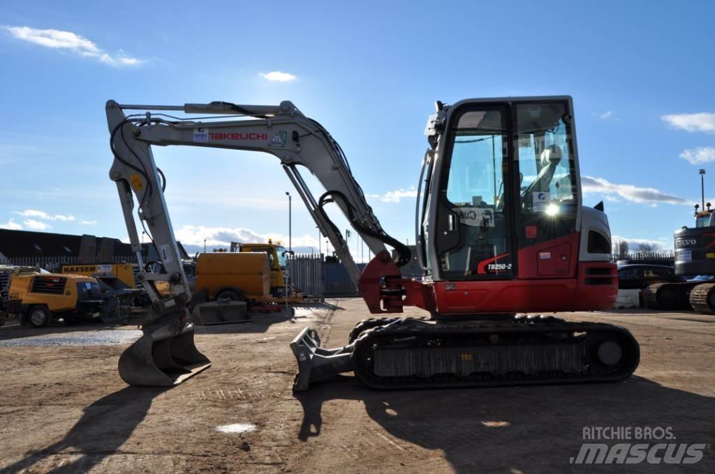 Takeuchi TB 250-2 Mini bageri <7t