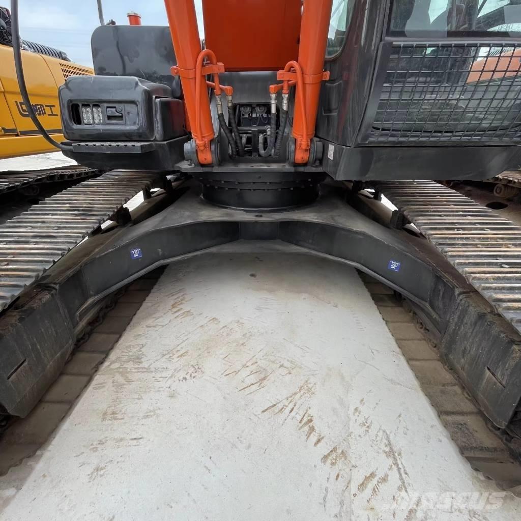 Hitachi ZX 240 Bageri gusjeničari