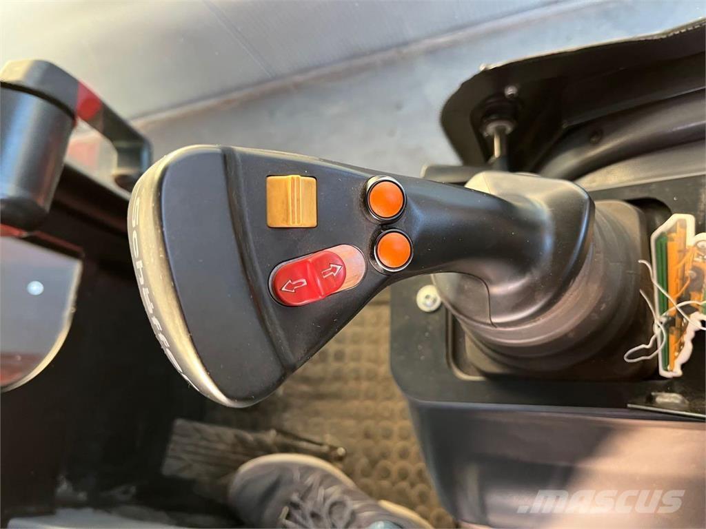 Schäffer 5680 T Utovarivači na kotačima