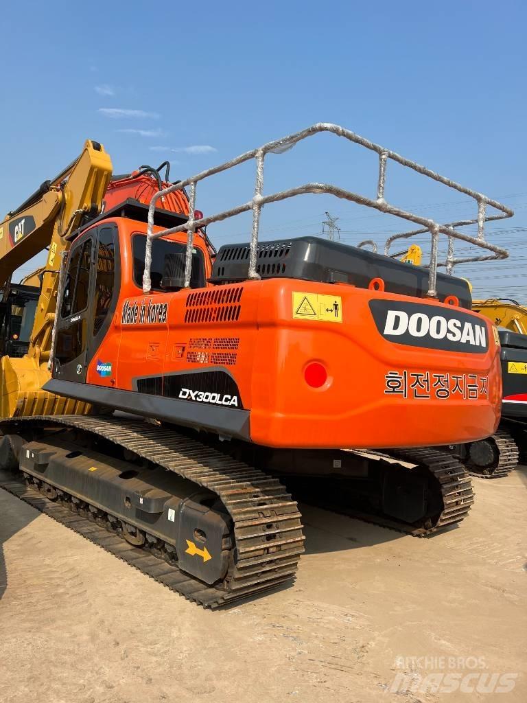 Doosan DX300 Bageri na kotačima