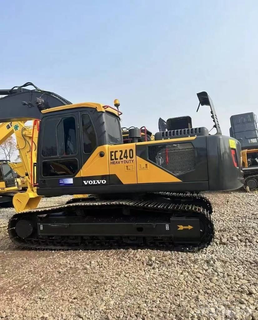 Volvo EC 240 Bageri gusjeničari