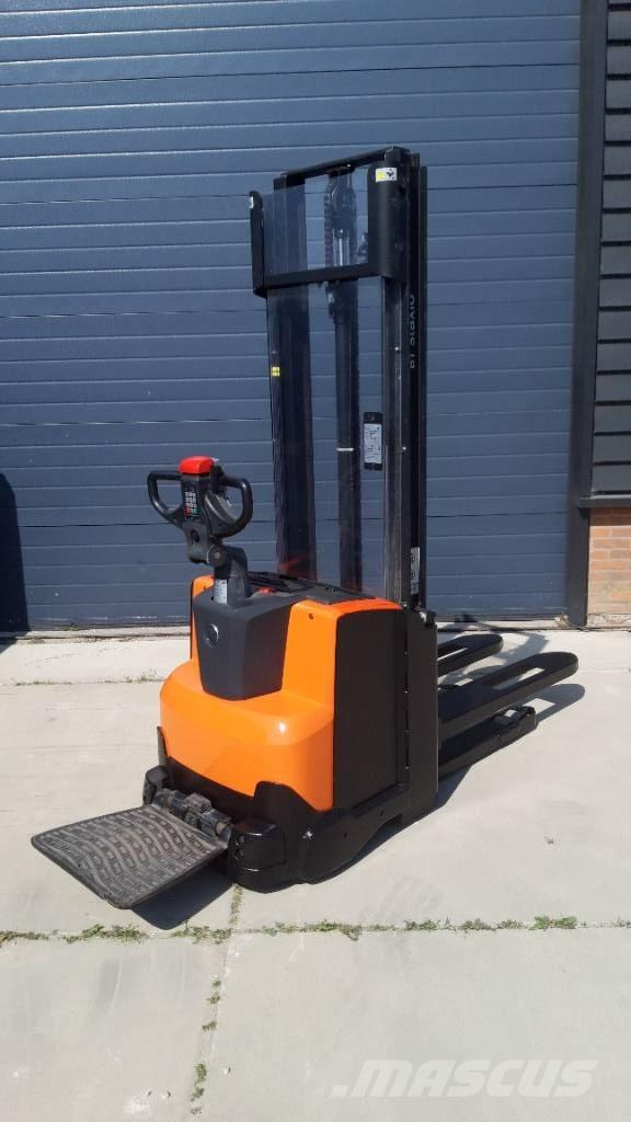 BT SWE 120 Samopogonski ručni viličari