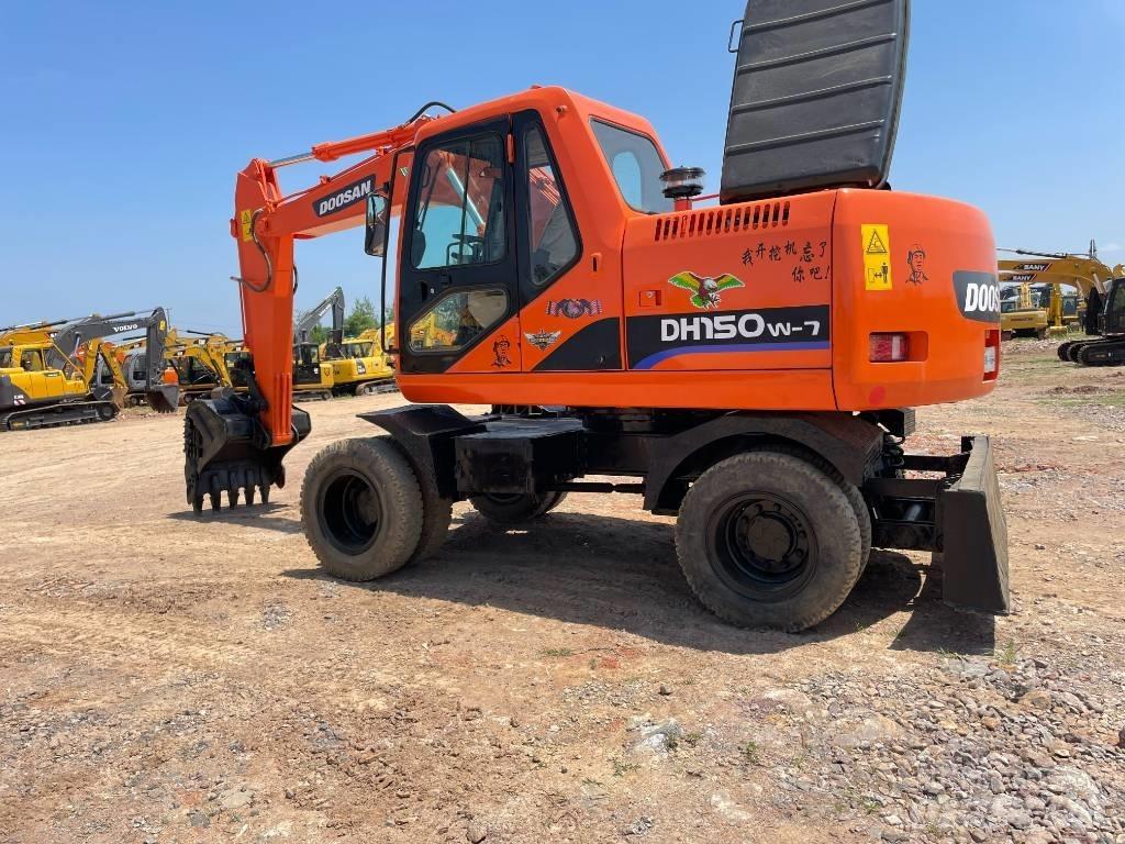 Doosan 150 Bageri na kotačima