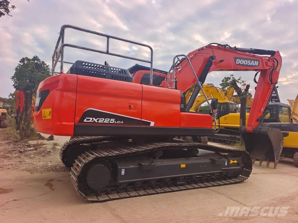 Doosan DX 225 LC Bageri gusjeničari
