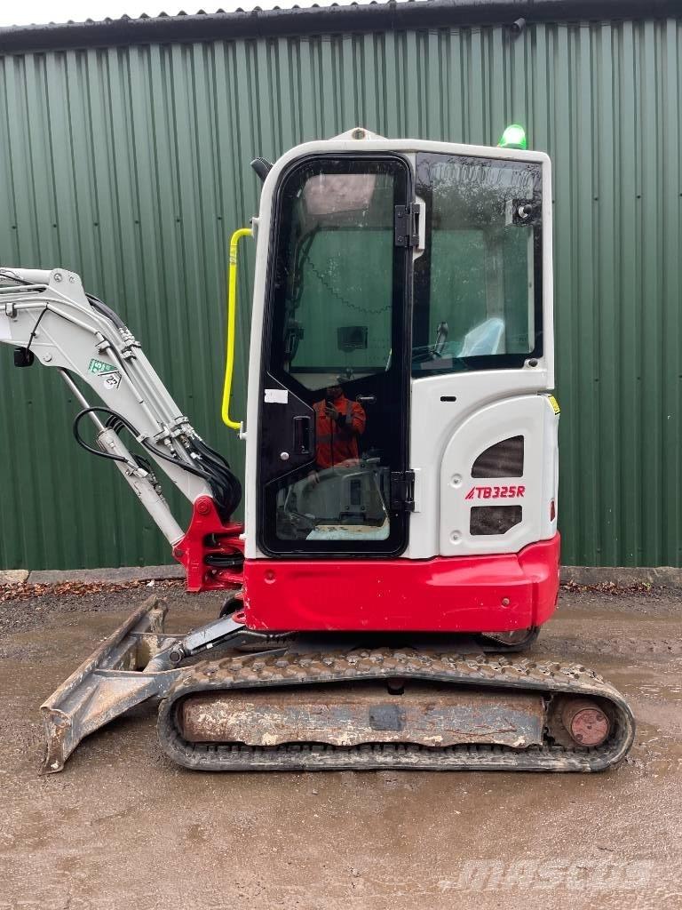 Takeuchi TB 325 R Mini bageri <7t