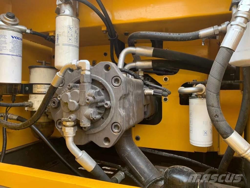 Volvo EC 300 D Bageri gusjeničari