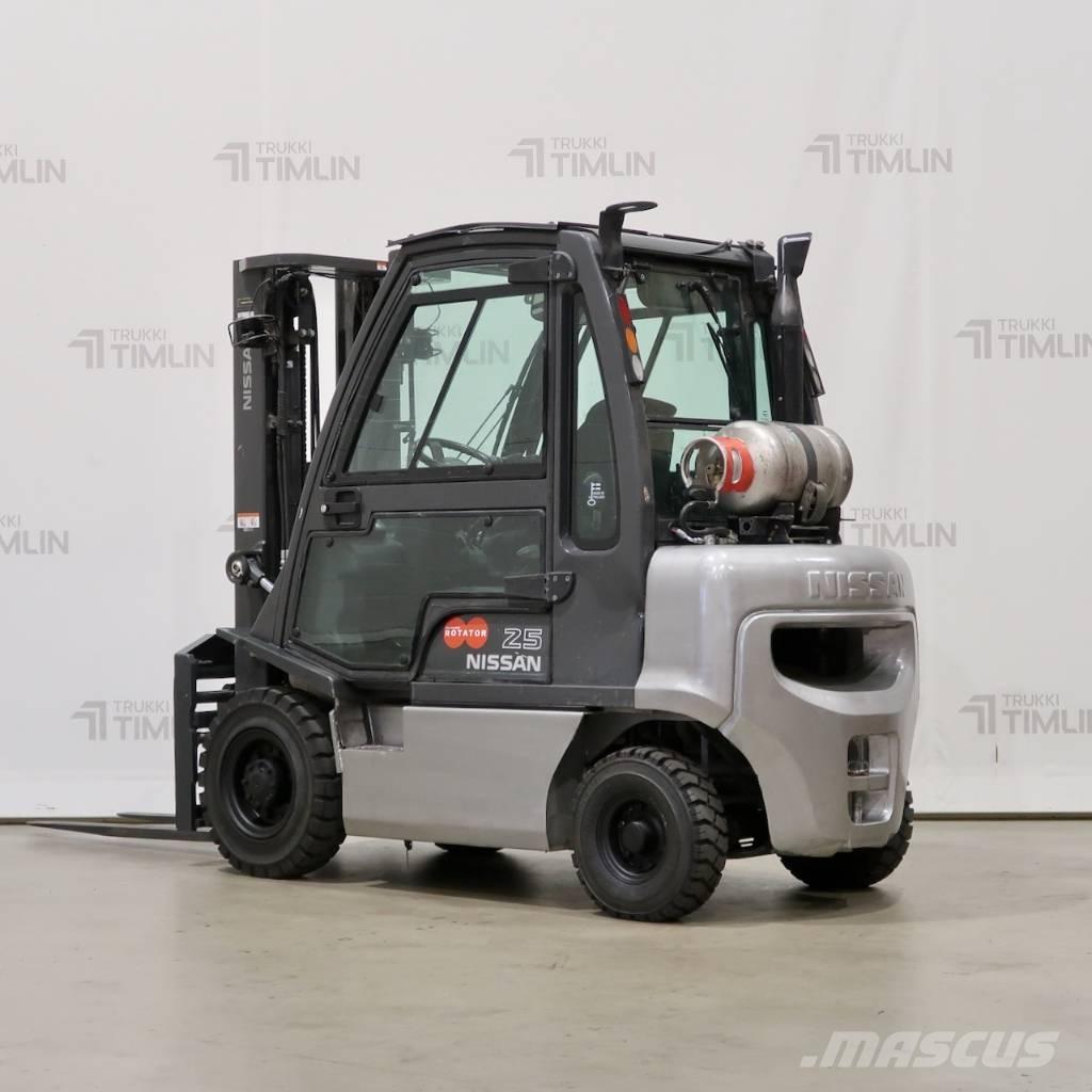 Nissan U1D2A25LO Plinski viličari
