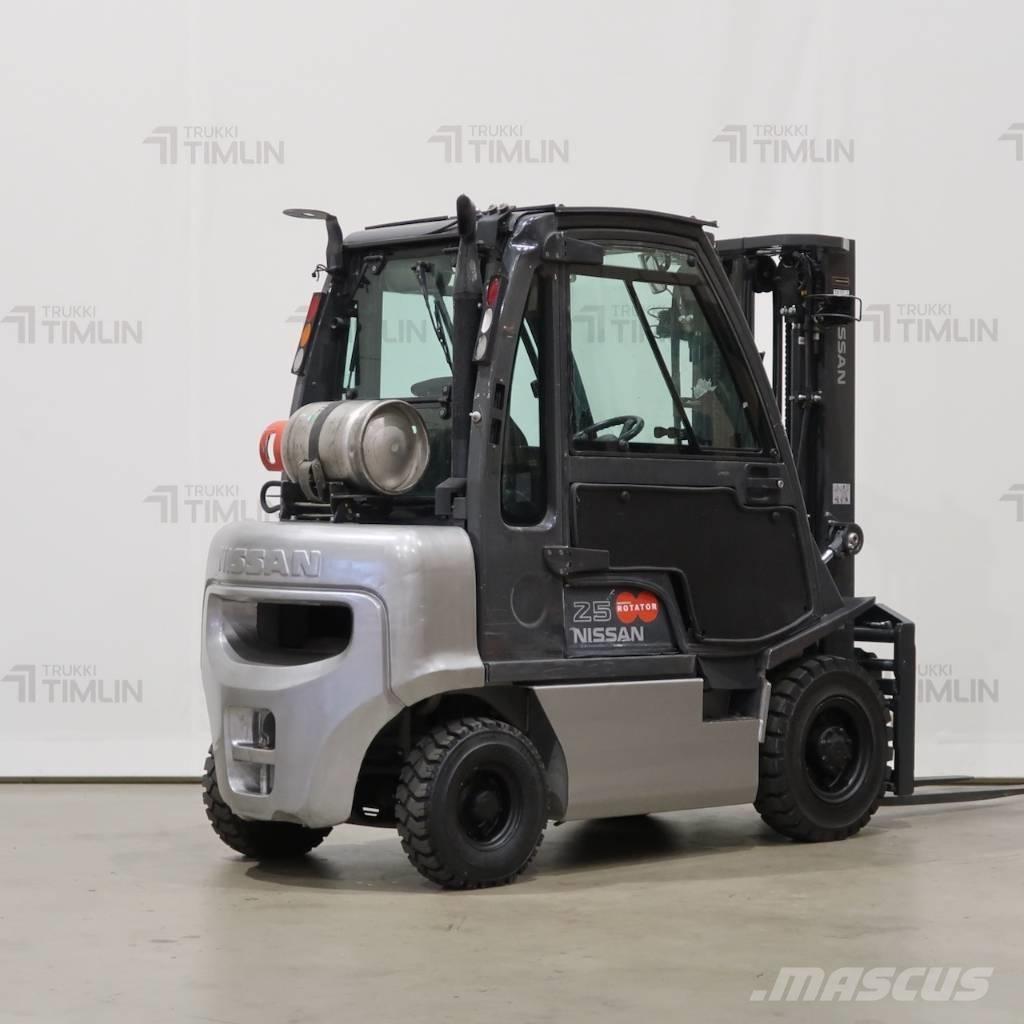 Nissan U1D2A25LO Plinski viličari