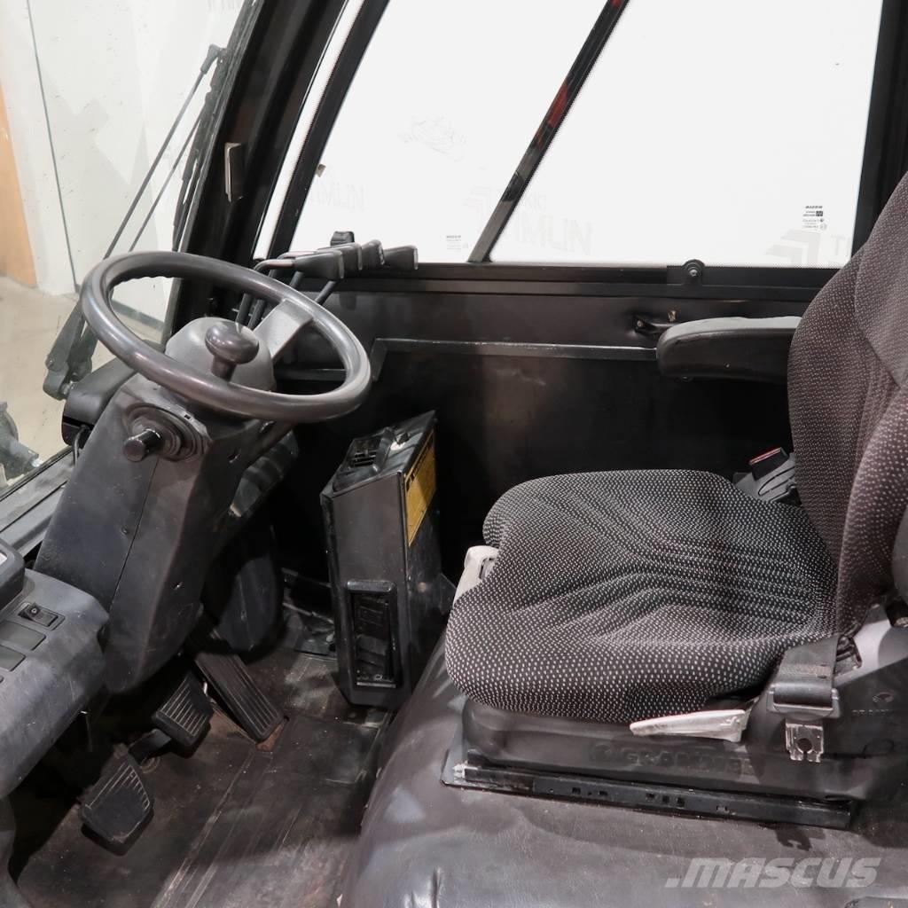 Nissan U1D2A25LO Plinski viličari