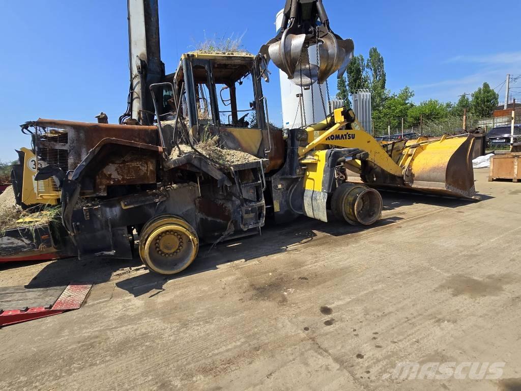 Komatsu 380-6 Kabine i unutrašnjost