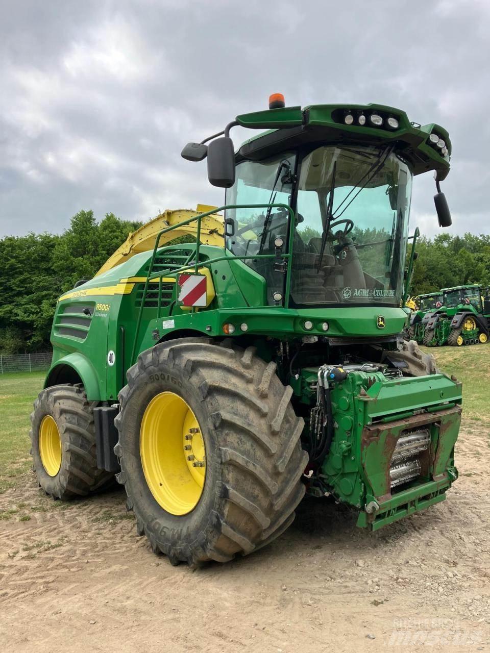 John Deere 8500 Strojevi za krmu na vlastiti pogon