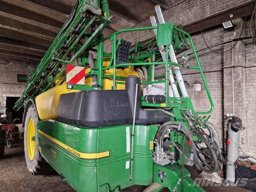 John Deere R 962 i Vučene prskalice
