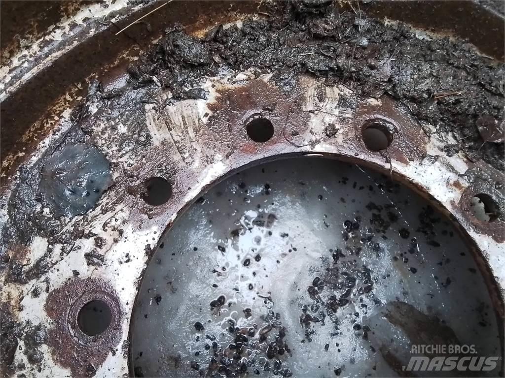 Valmet 890 26x26,5 Gume, kotači i naplatci