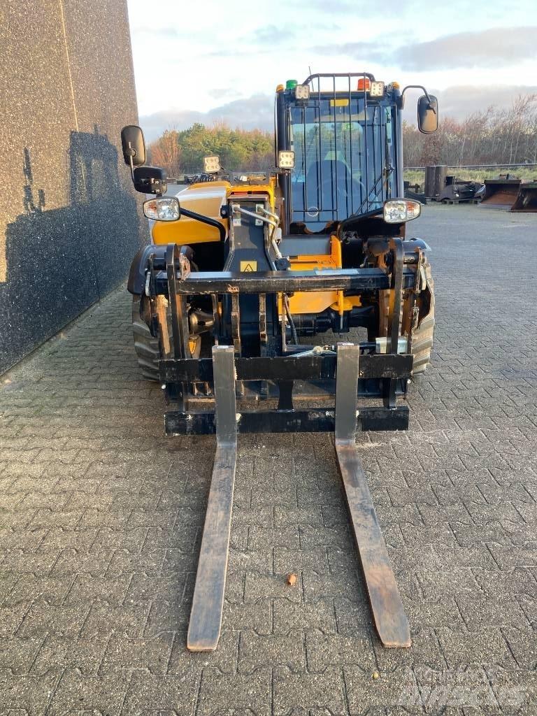 JCB 525-60 E Teleskopski viličari