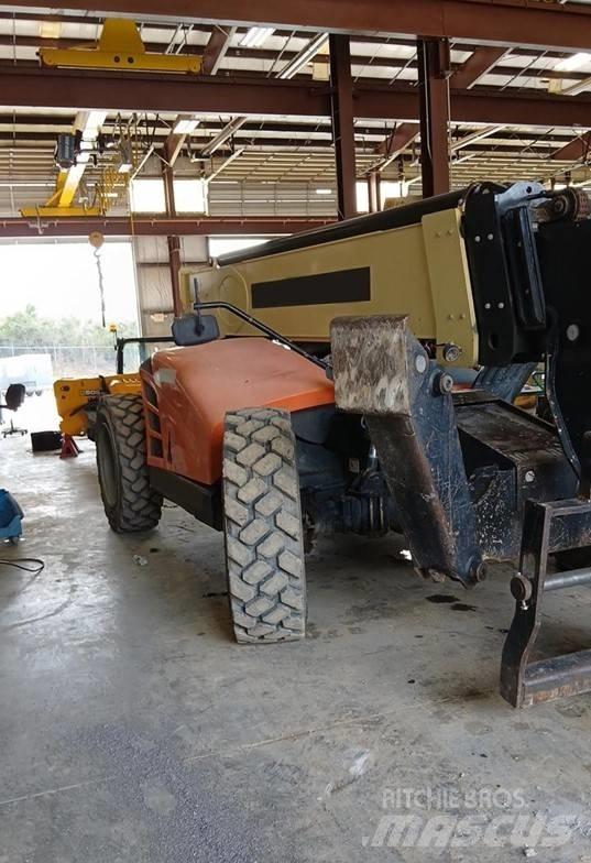 JLG 1055 Teleskopski viličari