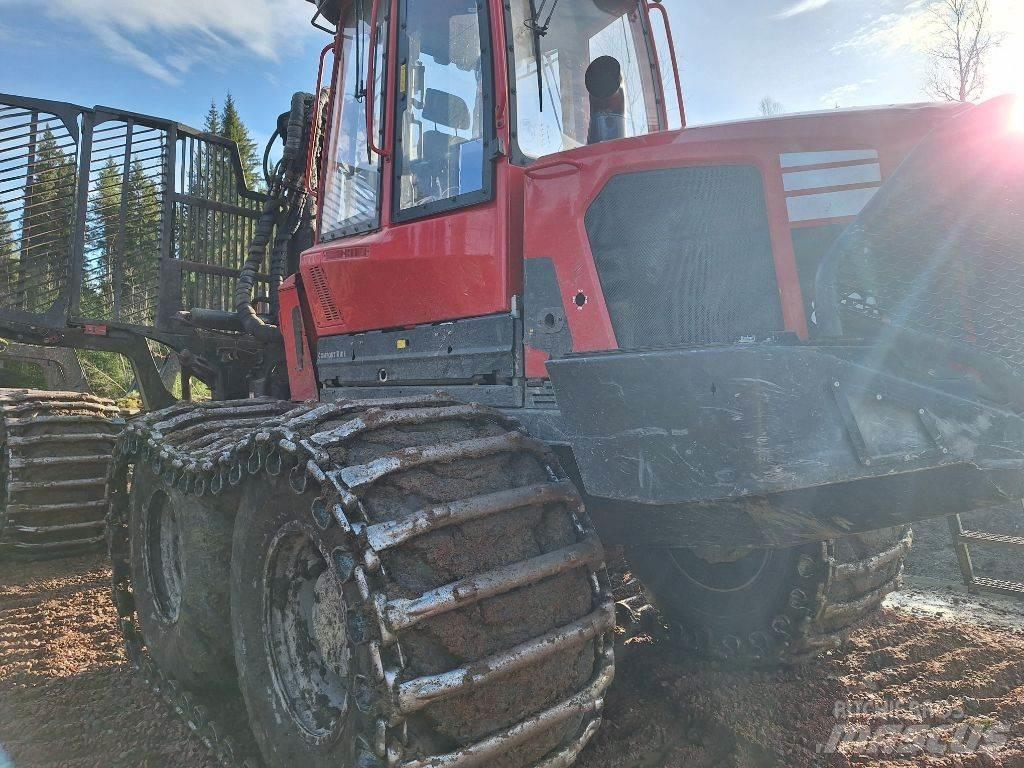 Komatsu 895 Forvarderi