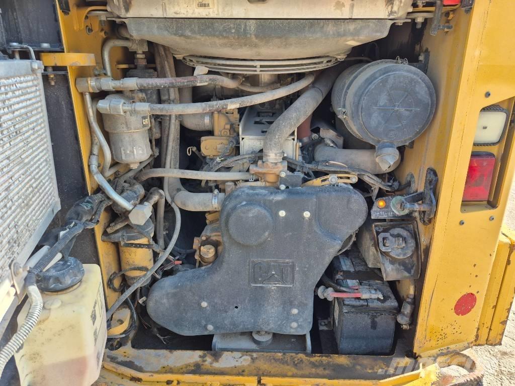 CAT 272 D Skid steer mini utovarivači