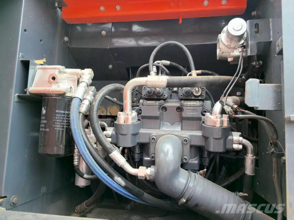 Hitachi ZX 240 HG Bageri gusjeničari