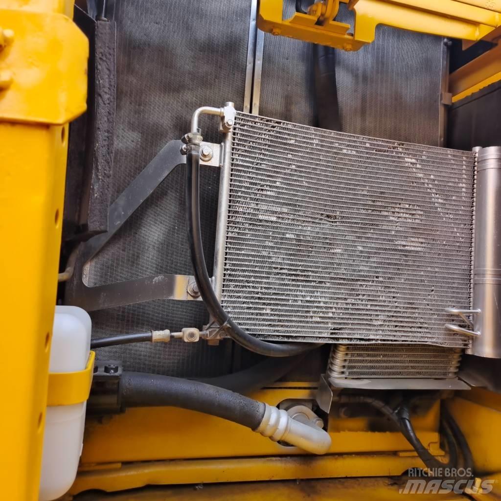 Komatsu PC 200-8 Bageri gusjeničari