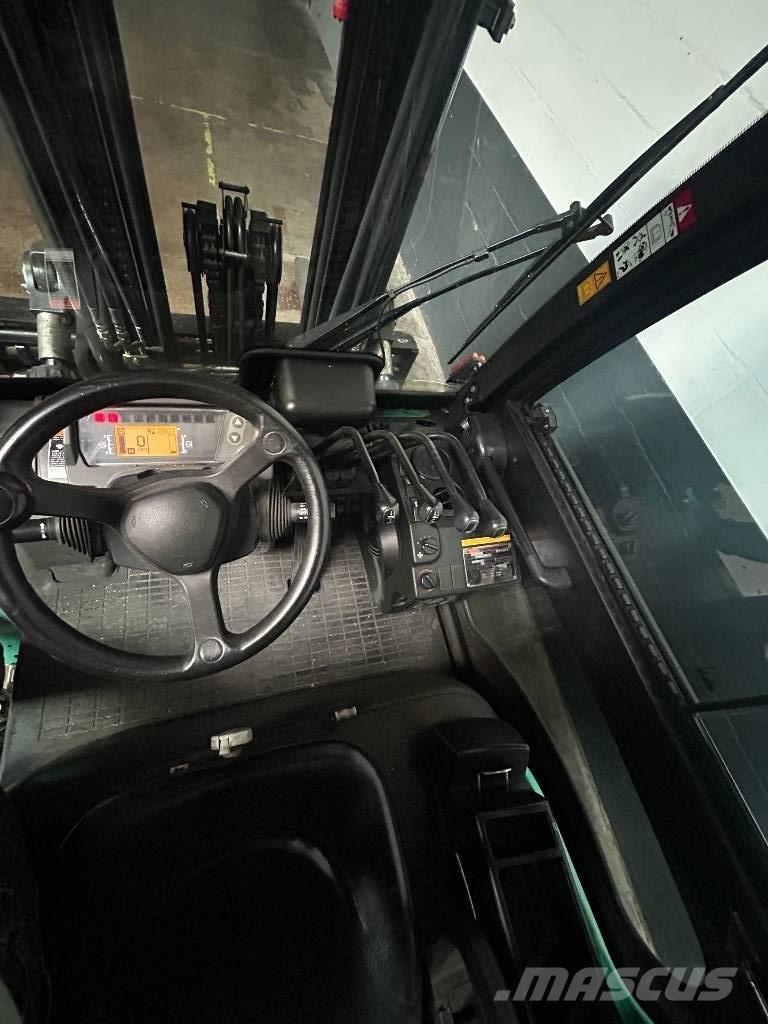 Mitsubishi FD 40 N Dizelski viličari