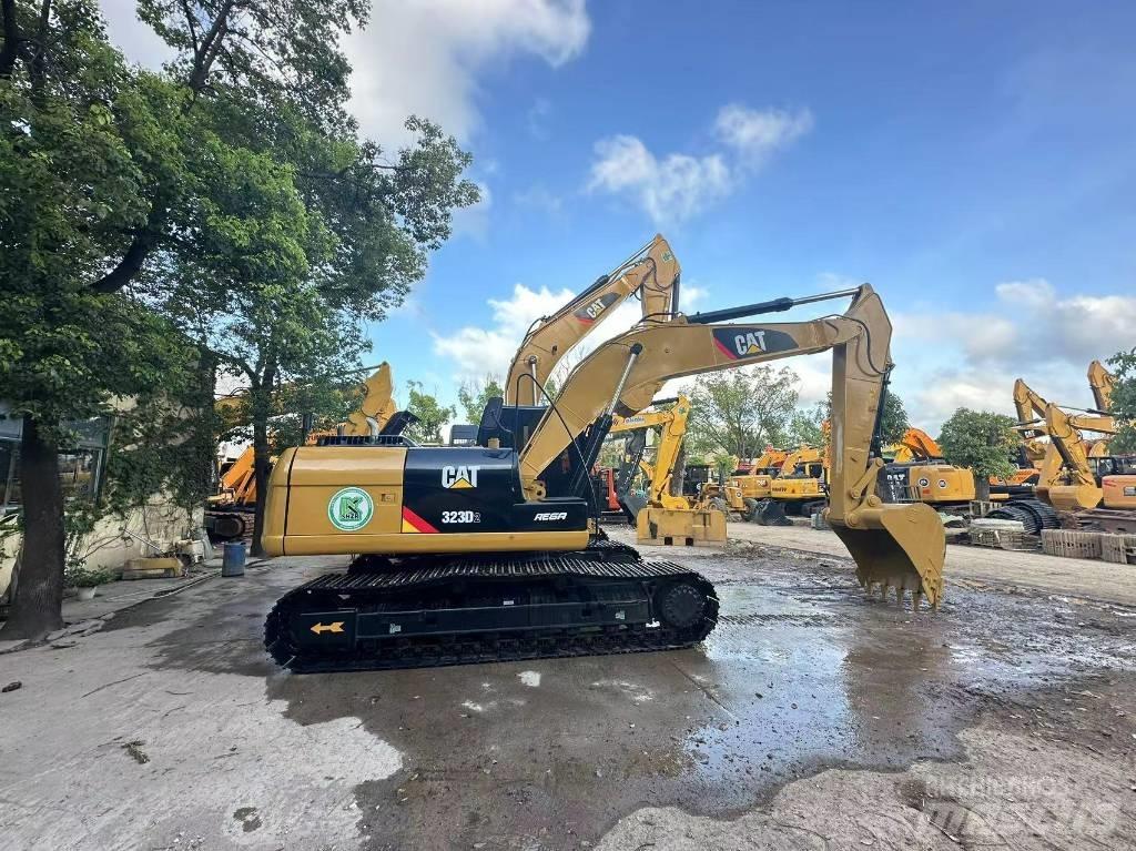CAT 323 D Bageri gusjeničari
