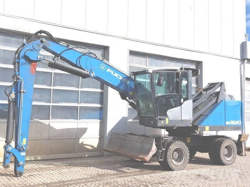Fuchs MHL 320 F Bageri za manipuliranje materijalom / otpadom