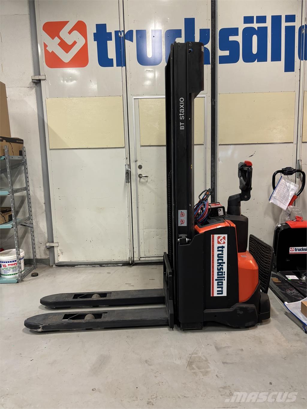 Toyota SWE120 Samopogonski ručni viličari