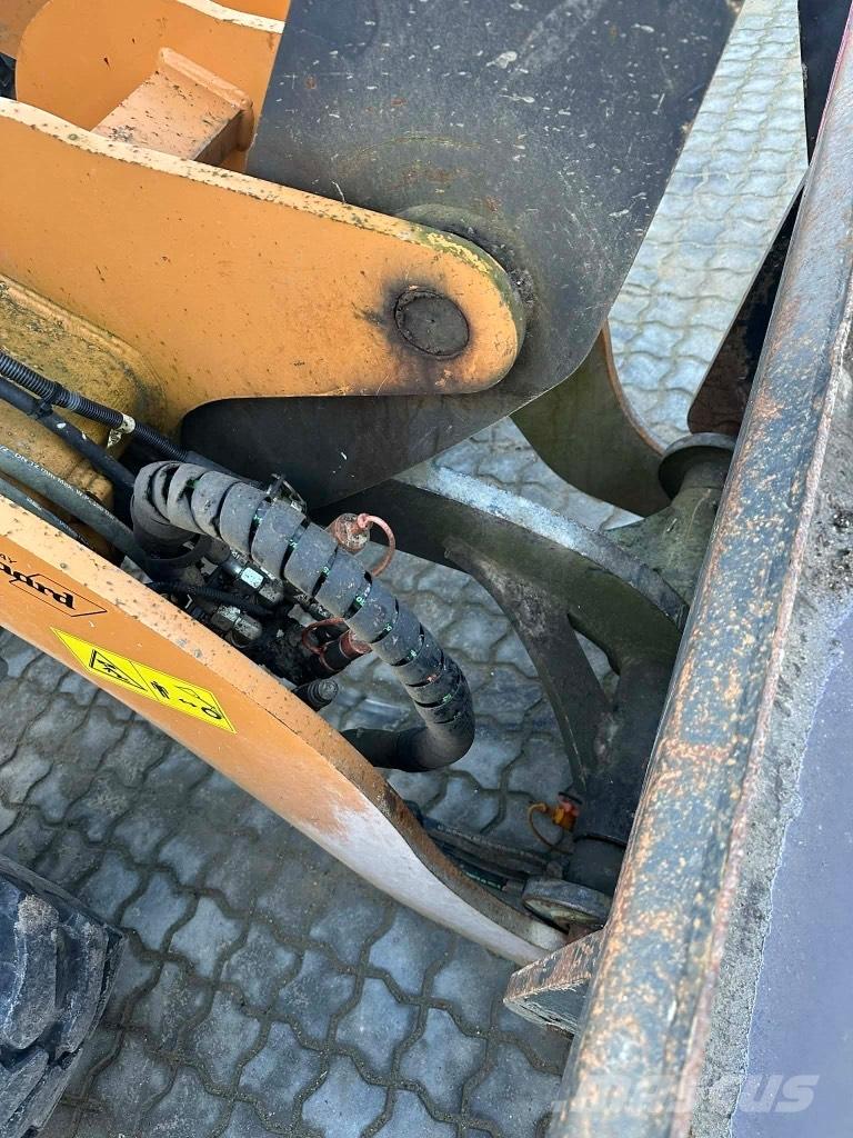 CASE 321 F Utovarivači na kotačima