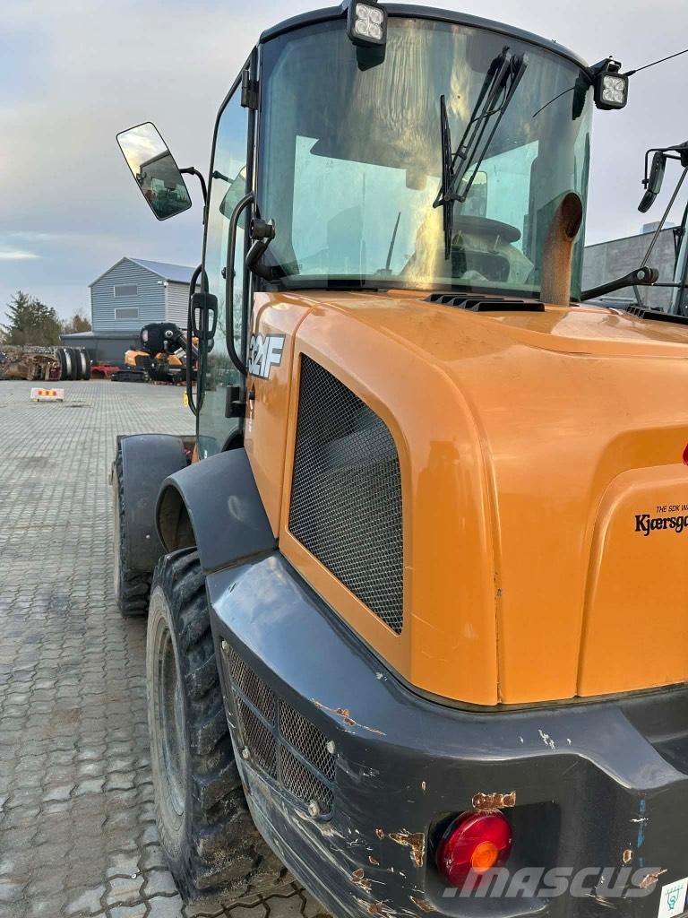 CASE 321 F Utovarivači na kotačima