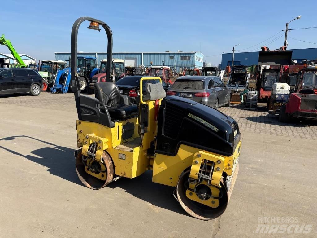 Bomag BW 100 AD-5 Valjci sa dvojnim bubnjem