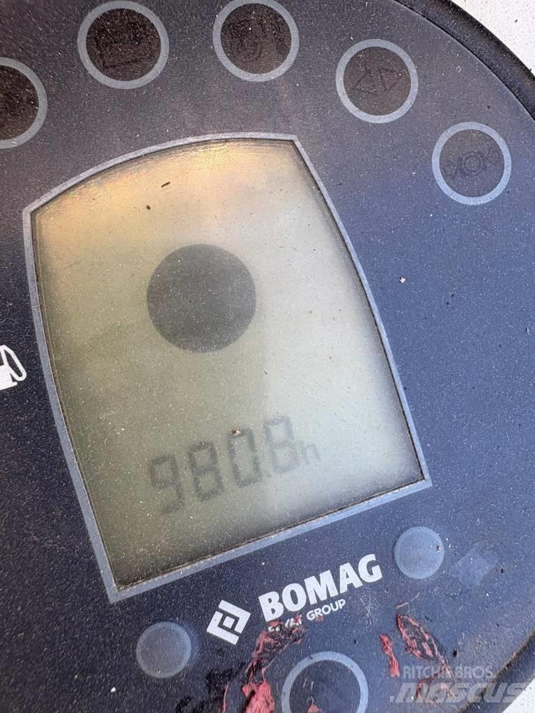 Bomag BW 100 AD-5 Valjci sa dvojnim bubnjem