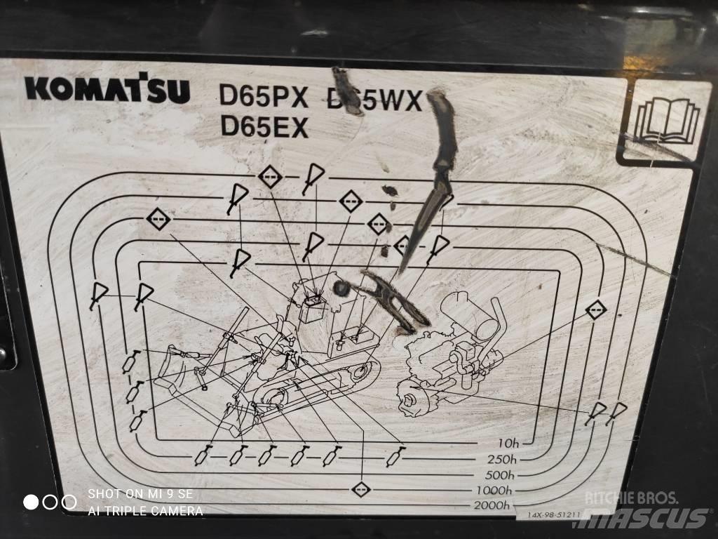 Komatsu D65PX-16 Buldožeri gusjeničari