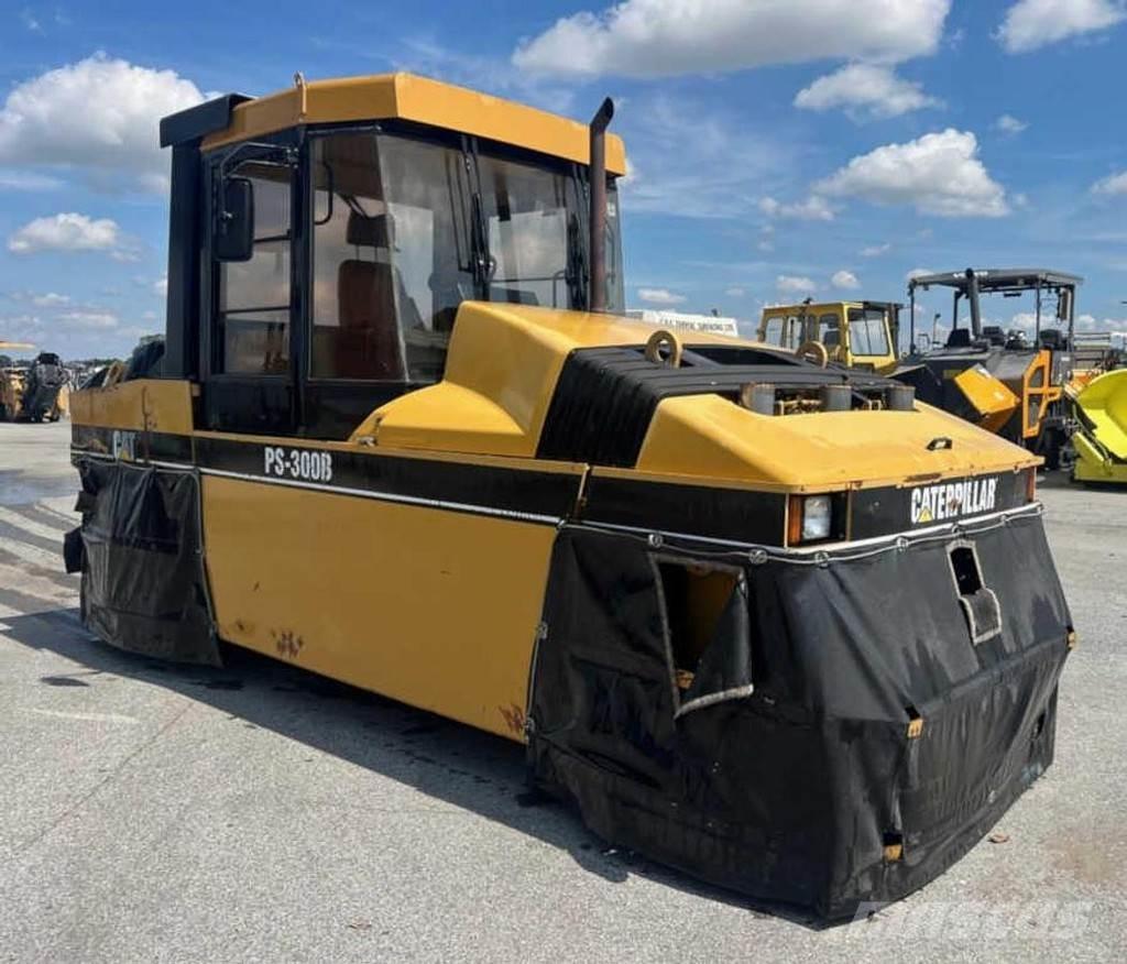 CAT PS 300B Gumeni valjci na kotačima