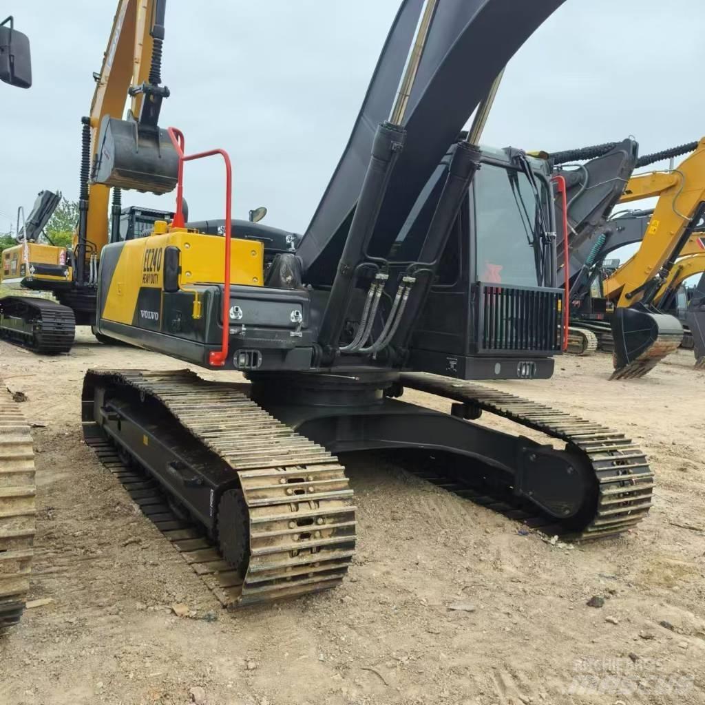 Volvo EC 240 Bageri gusjeničari