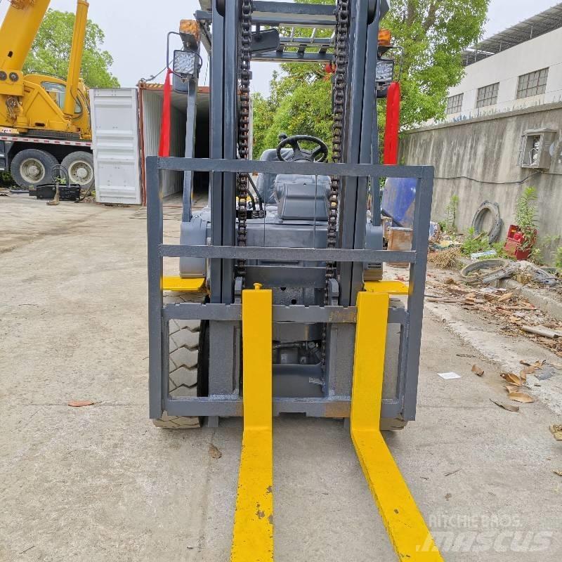 Komatsu 30 Dizelski viličari