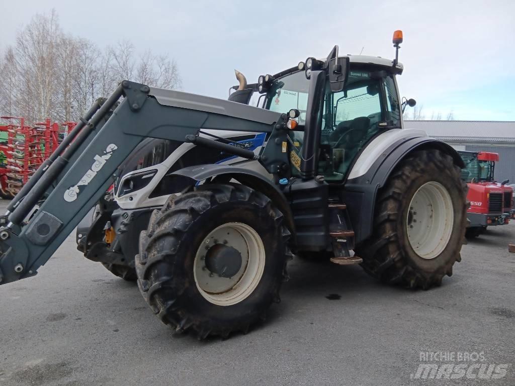 Valtra T 214 D Traktori