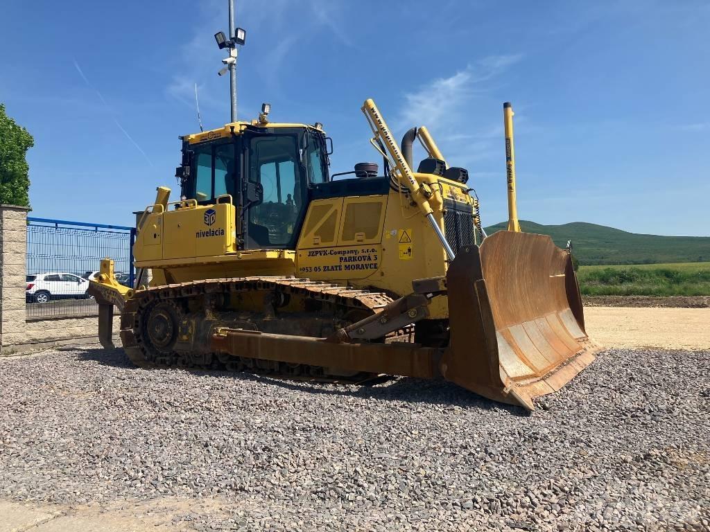 Komatsu D65 EX-18 Buldožeri gusjeničari