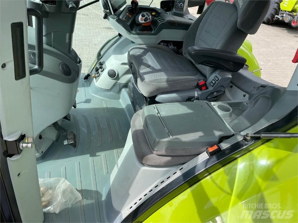 CLAAS Axion 810 CM Traktori