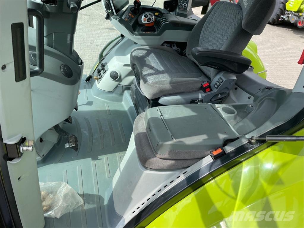 CLAAS Axion 810 CM Traktori