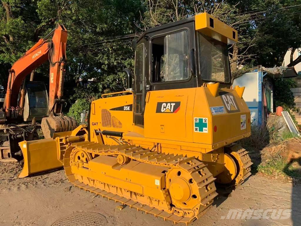 CAT D 5 K Buldožeri gusjeničari
