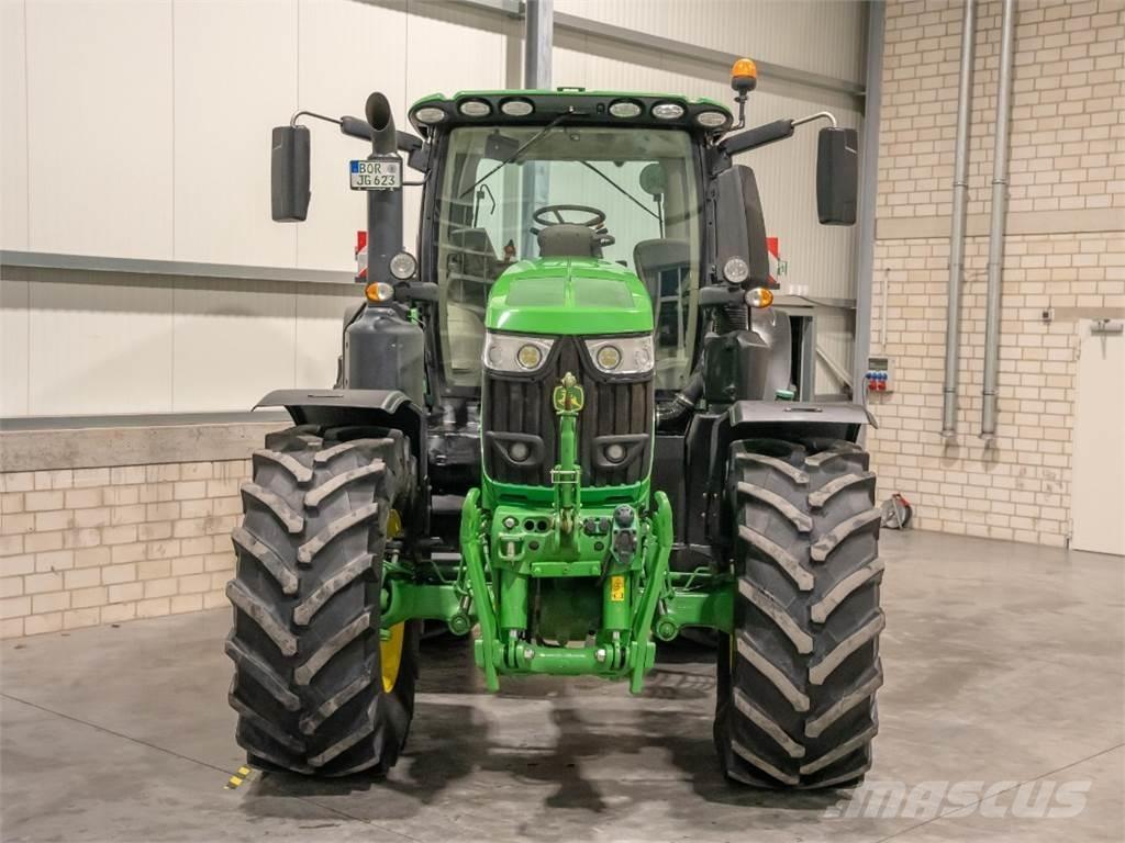 John Deere 6230R Traktori