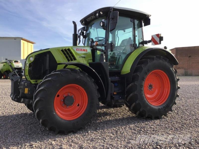 CLAAS ARION 530 Traktori